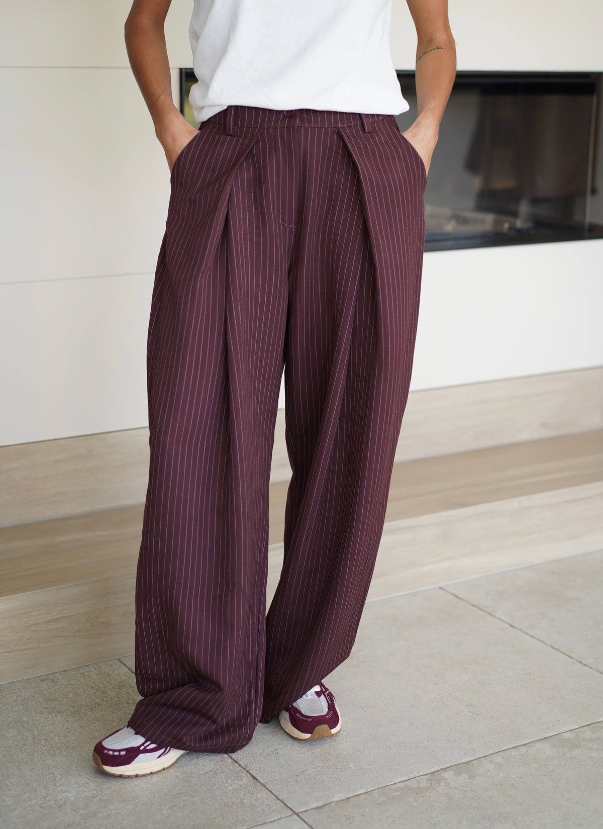Pantalon à plis Flore bordeaux