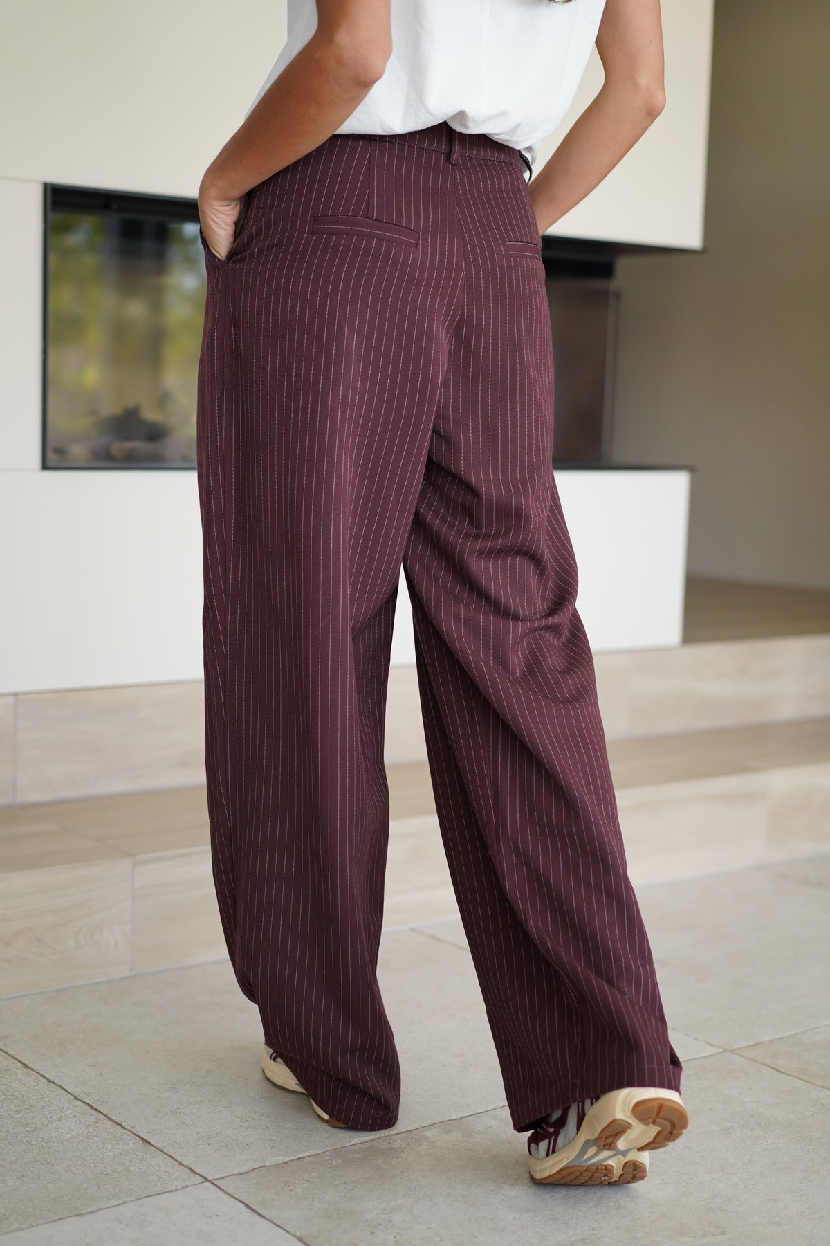 Pantalon à plis Flore bordeaux