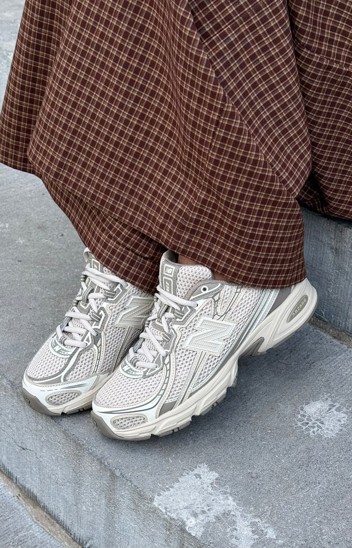 NB 740 Kaki