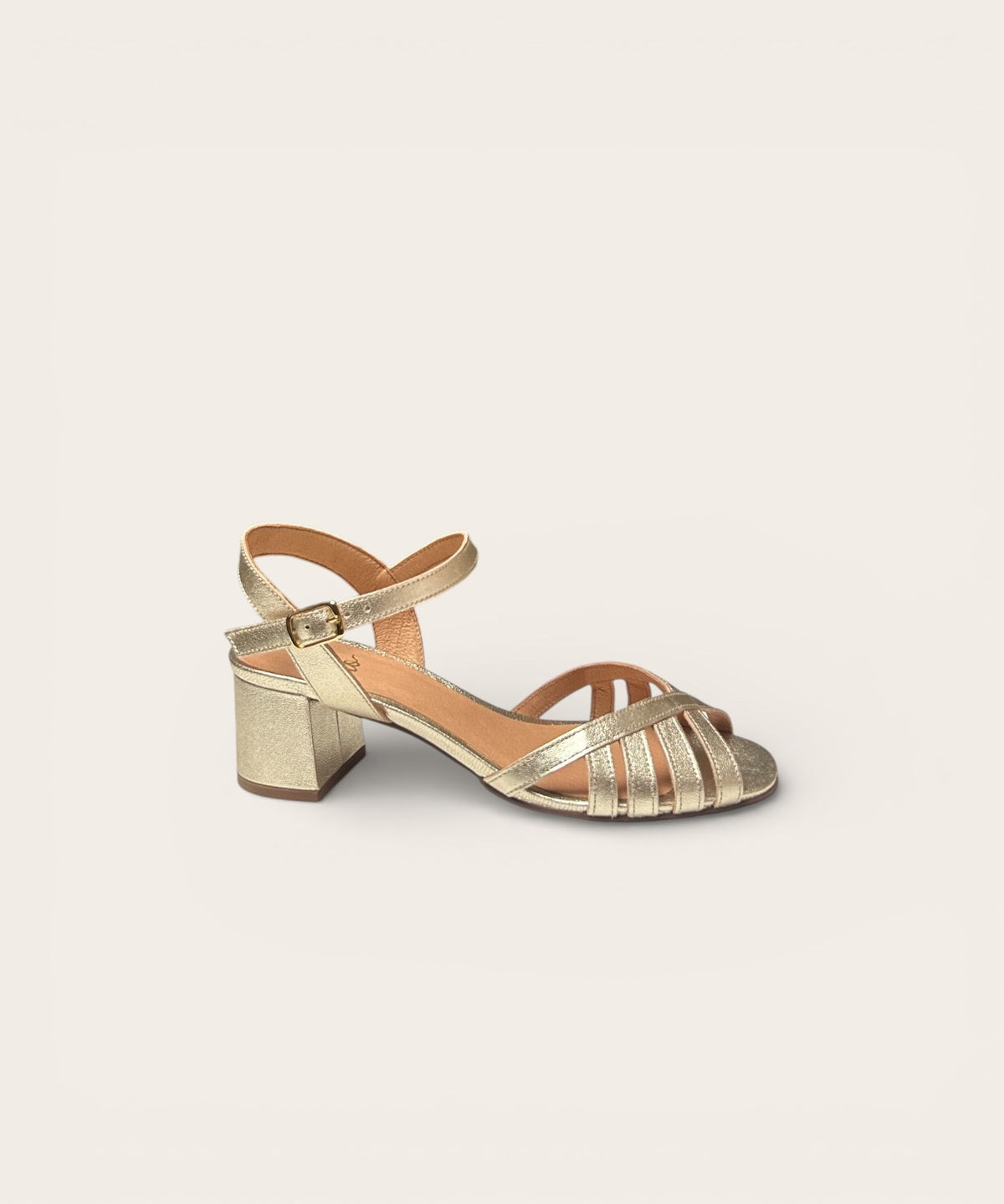 Anora Gold