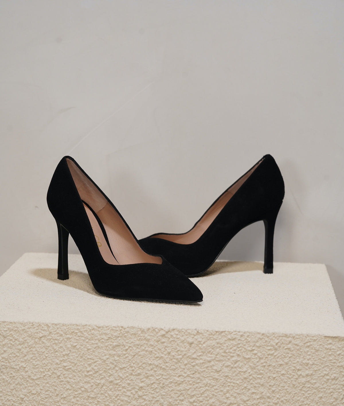 Tesea Black