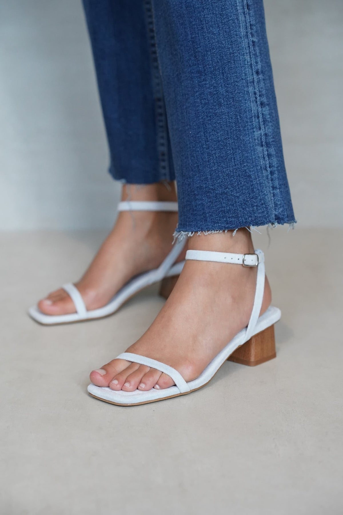 Laia Light Blue