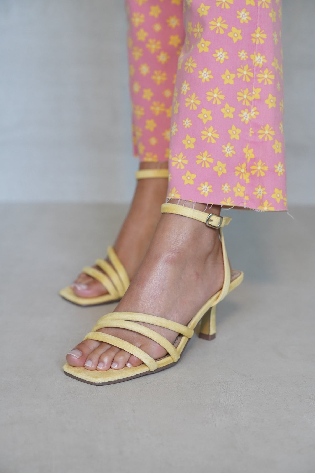Lya Yellow