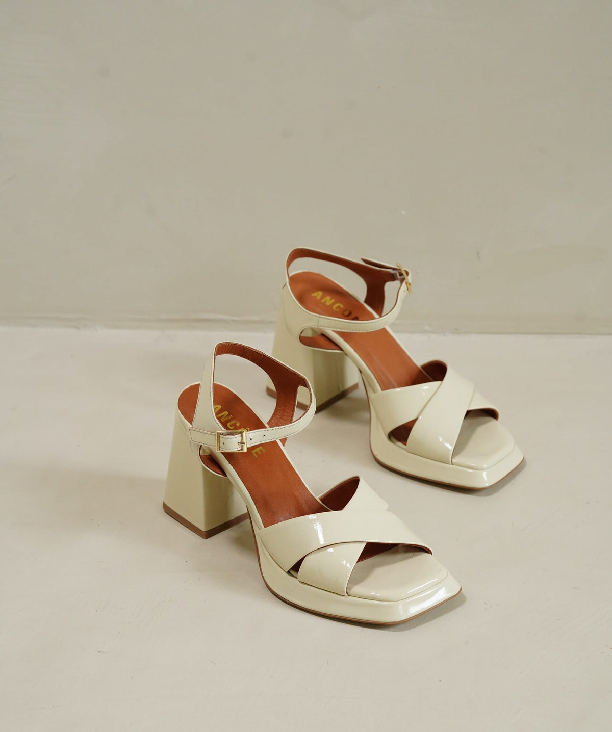 Samanta Beige