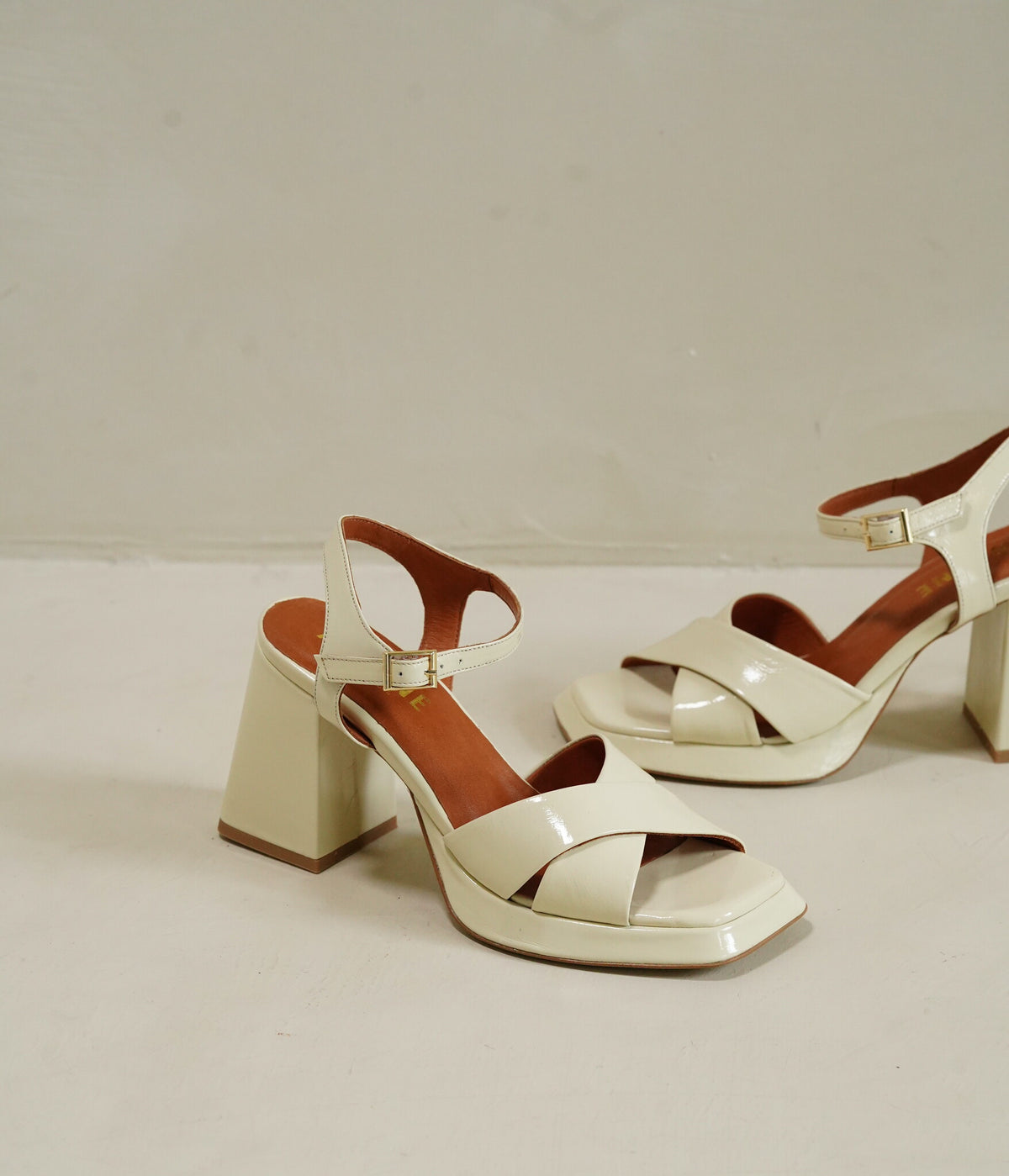 Samanta Beige