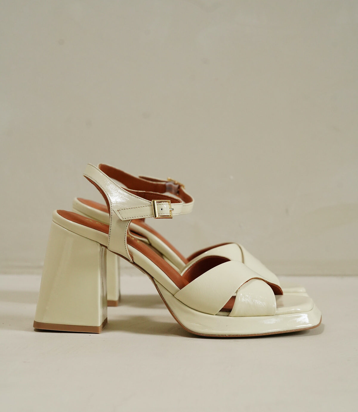 Samanta Beige