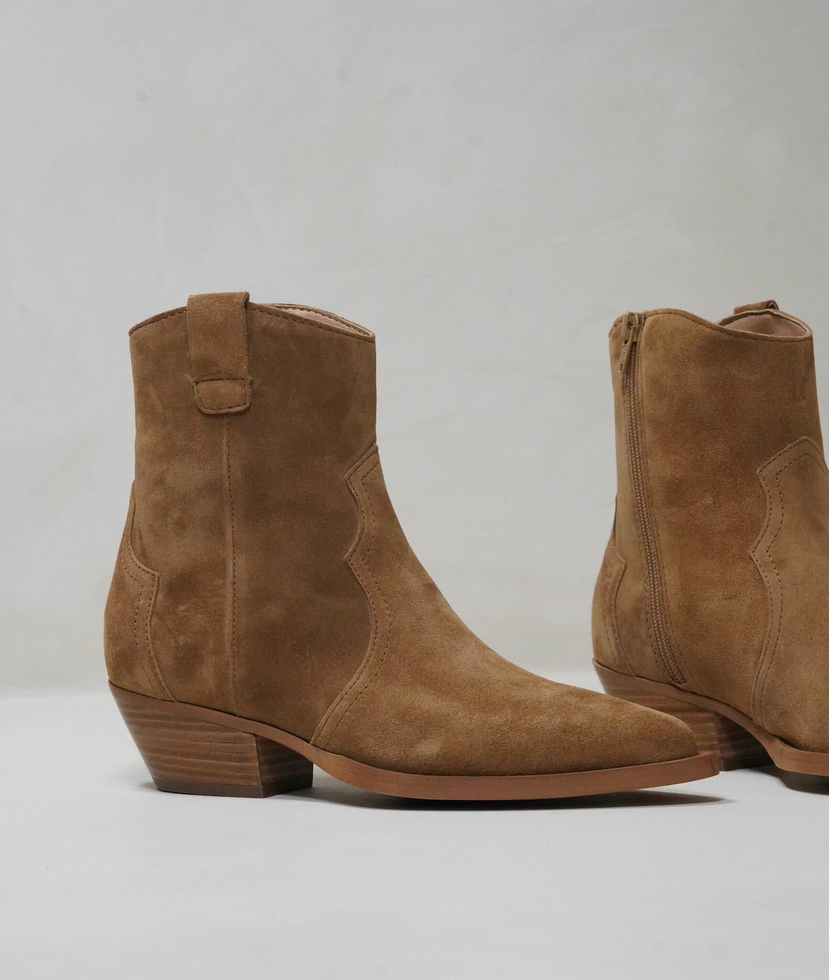 Elisa Camel