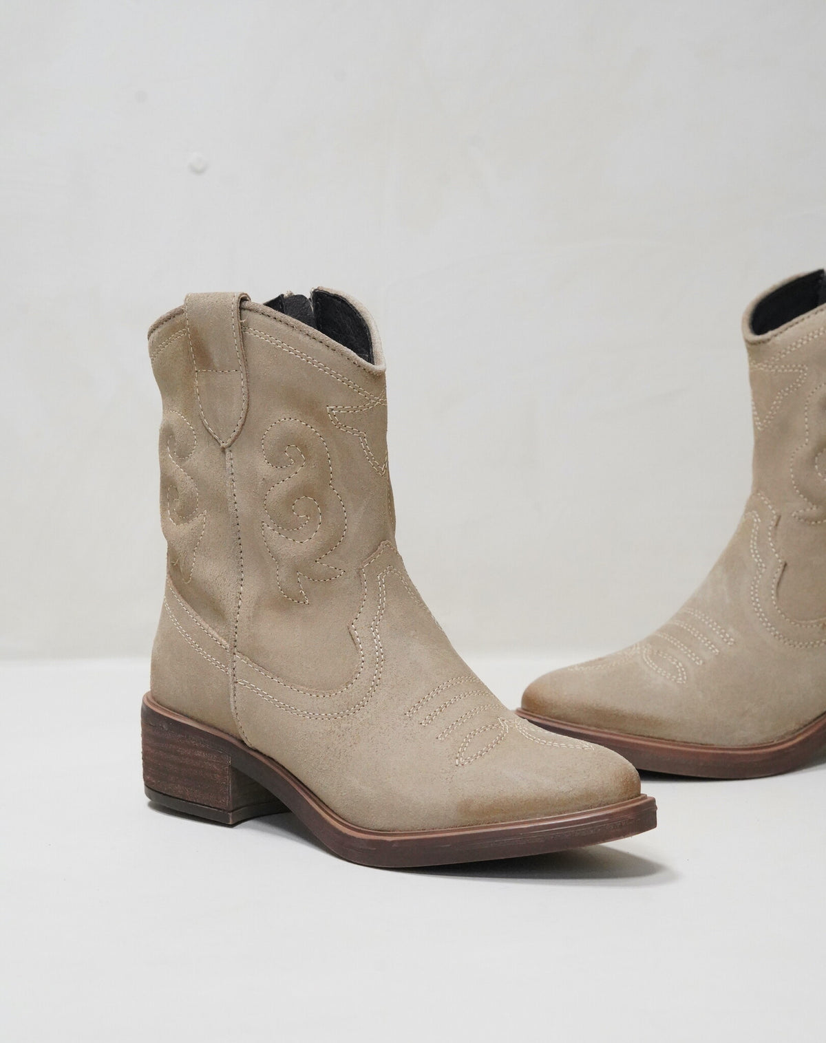 Pia Beige