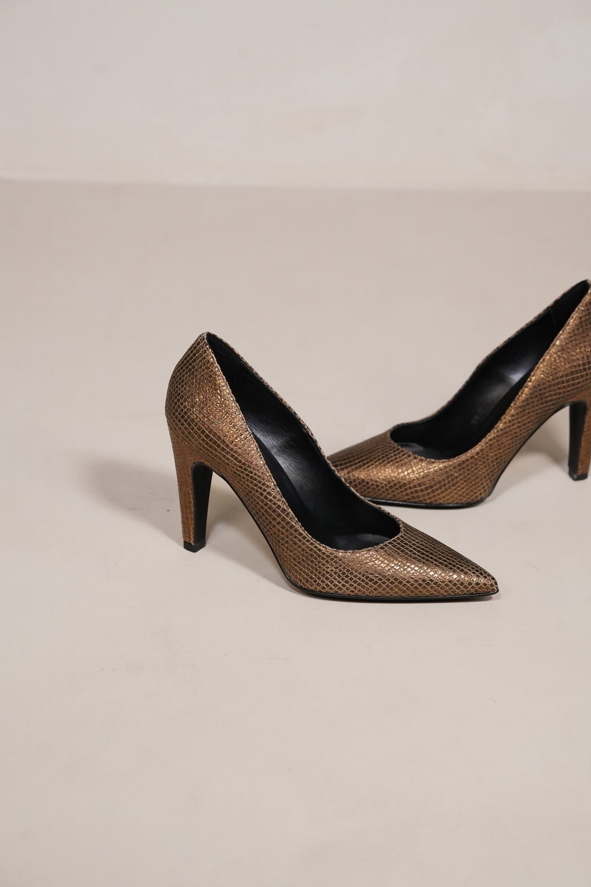 Nevo Bronze