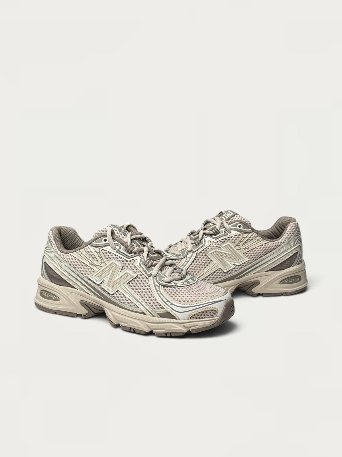 NB 740 Kaki