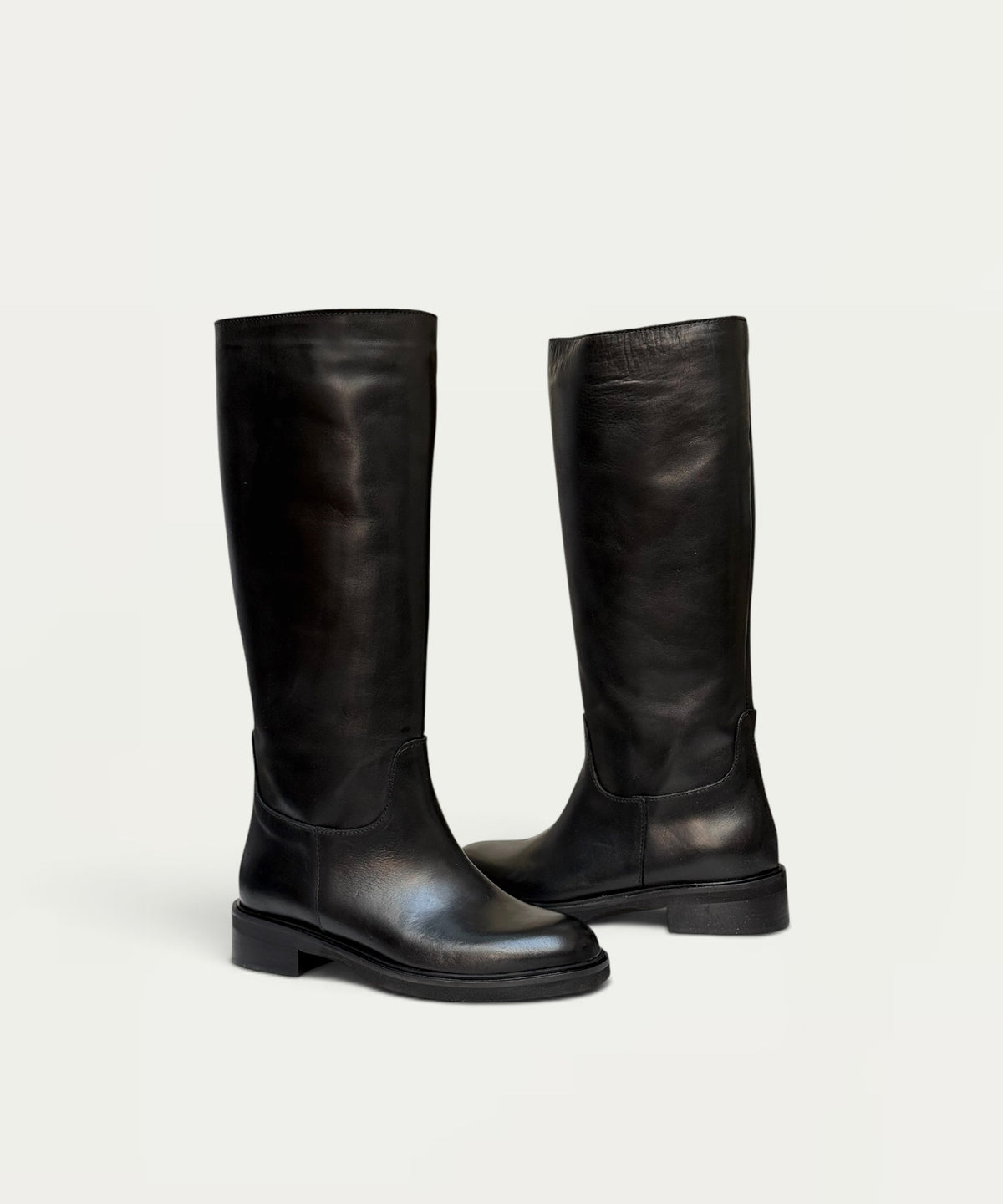 Minoa Black