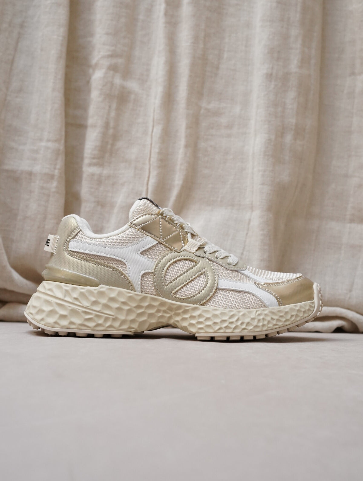 Carter 2.0 runner beige gold