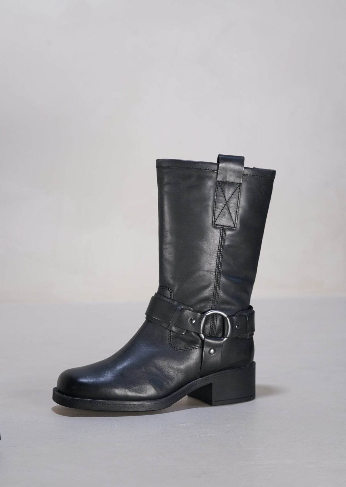 Adea Black