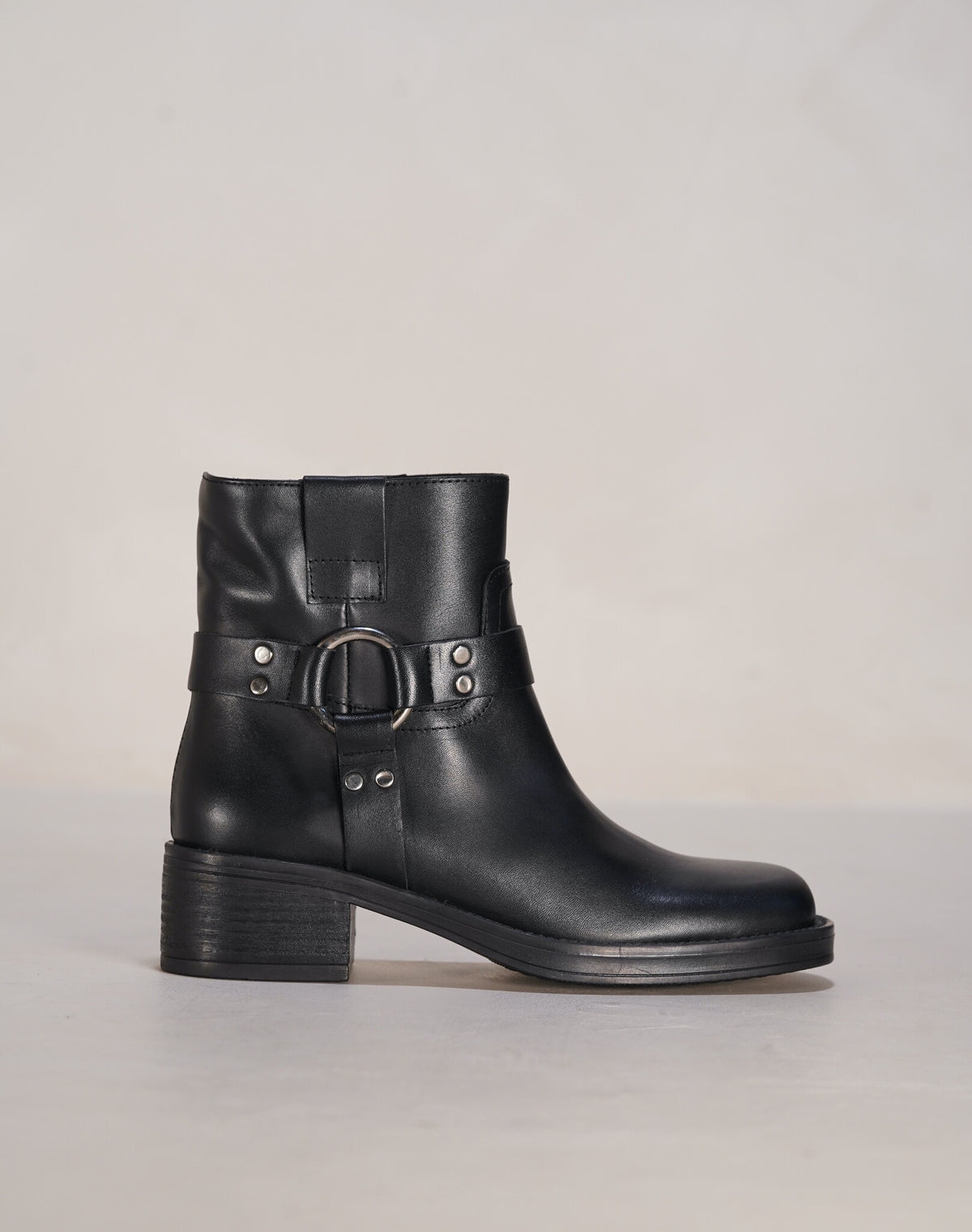 Tarsilia Black