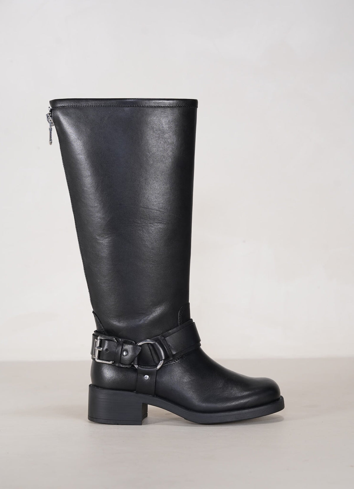Hikary Black