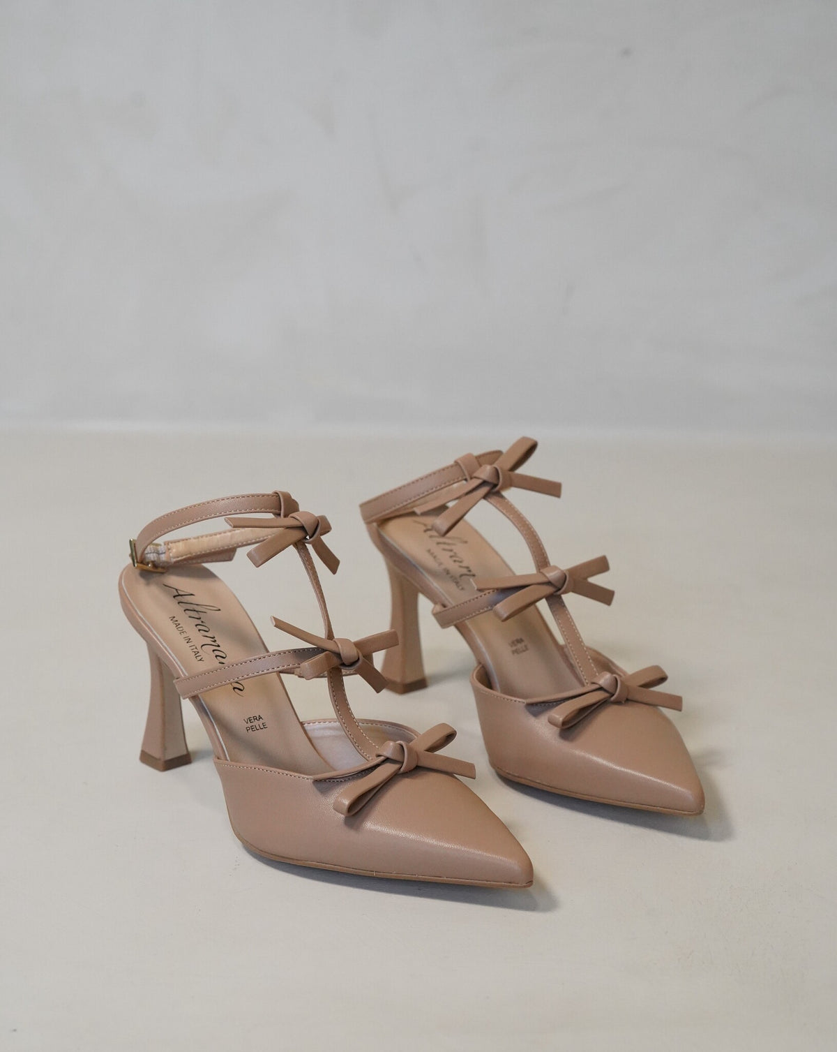 Dolly Nude