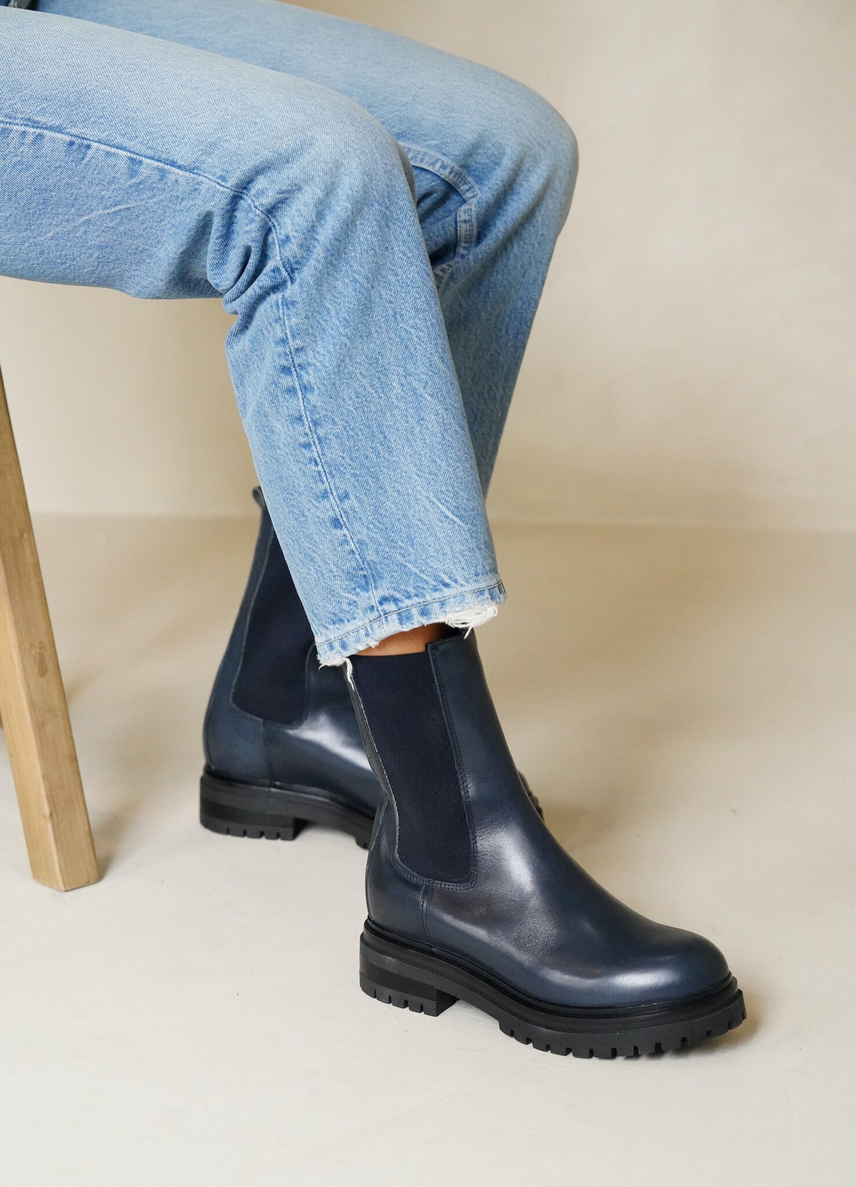 Lyana Navy