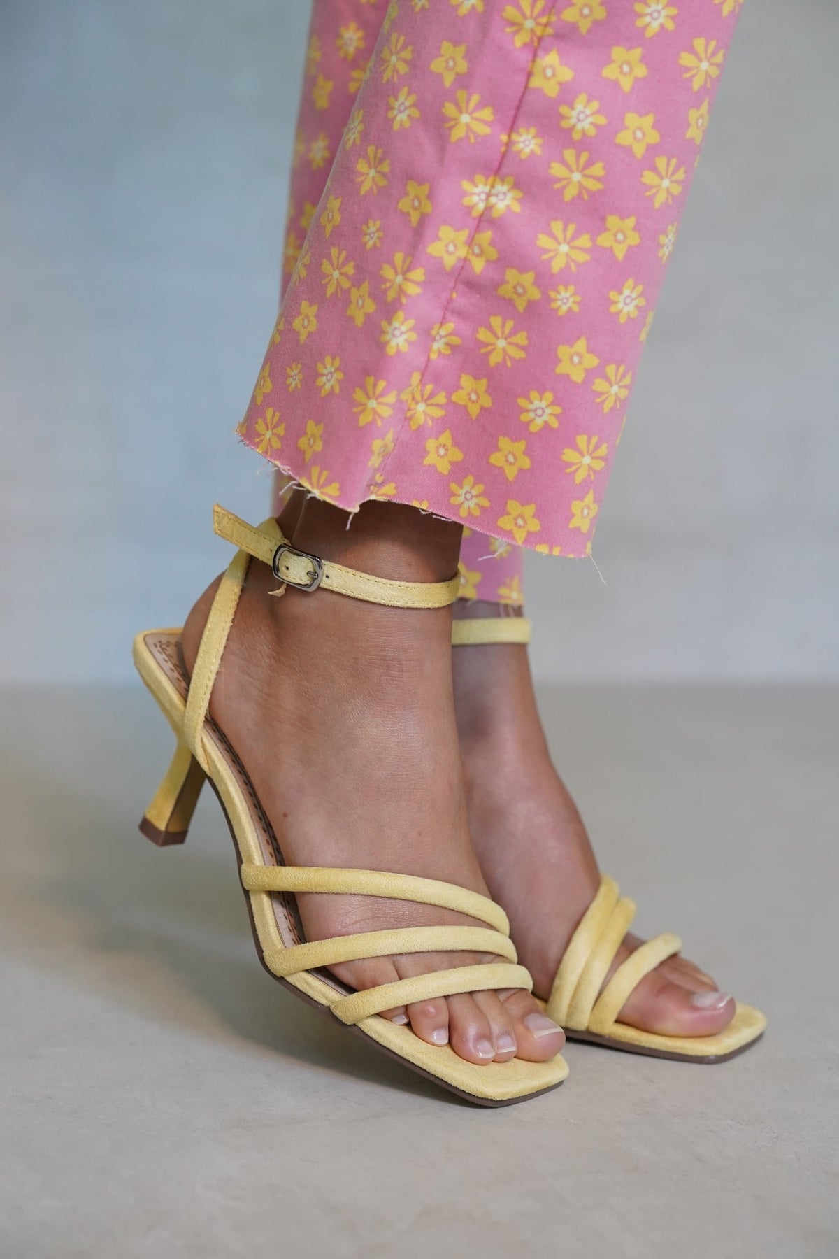 Lya Yellow