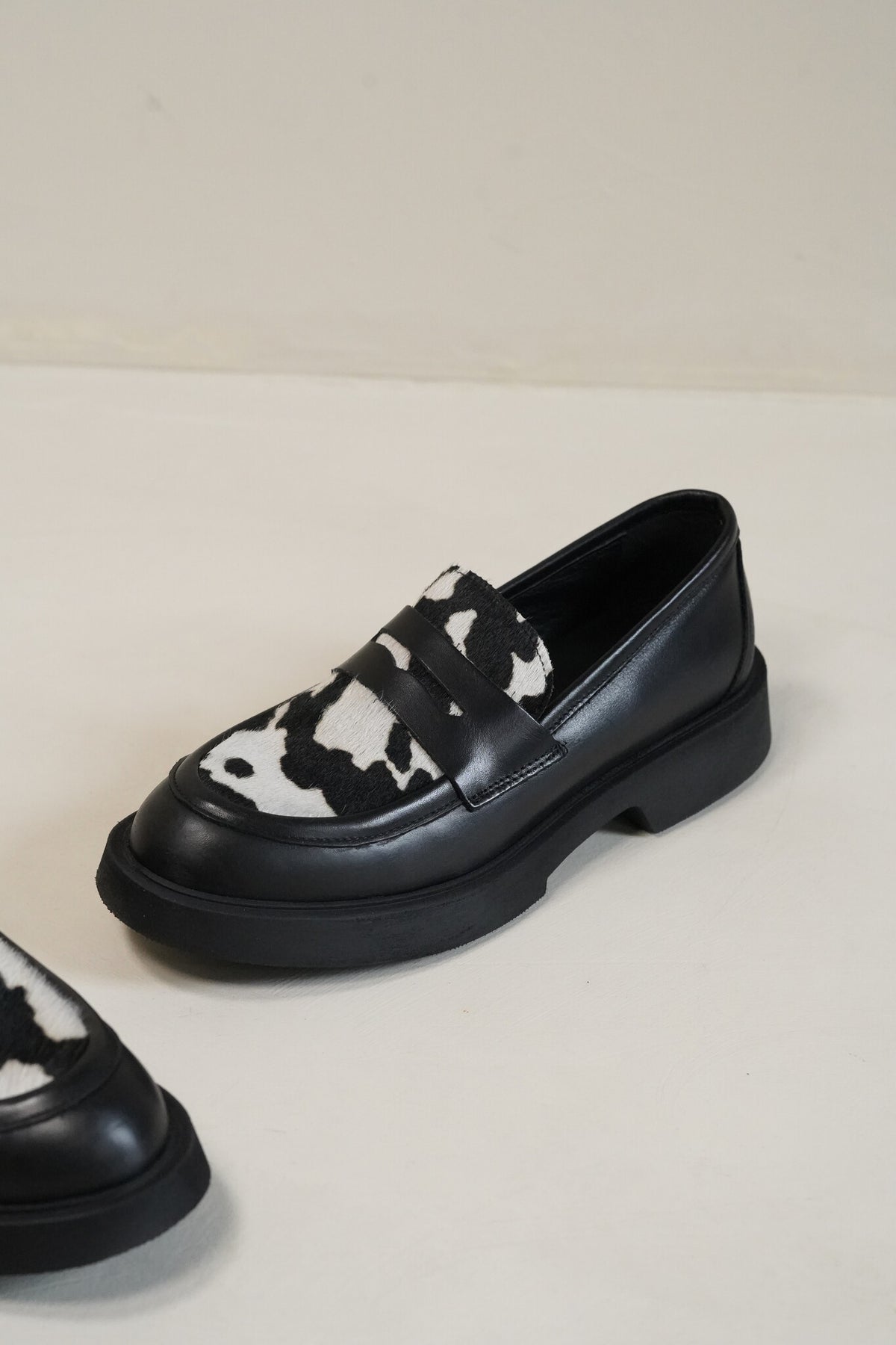 Stela black print