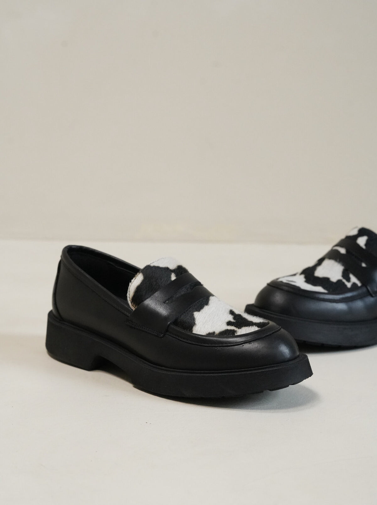 Stela black print