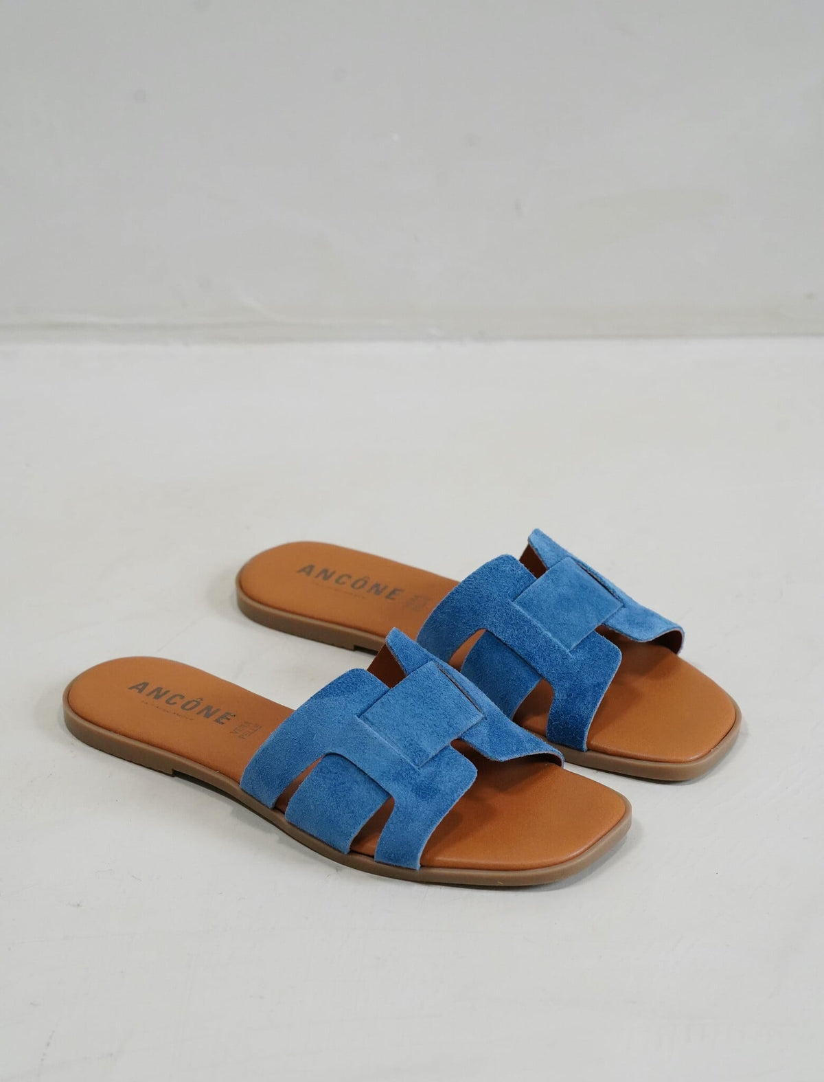 Hinaya Blue