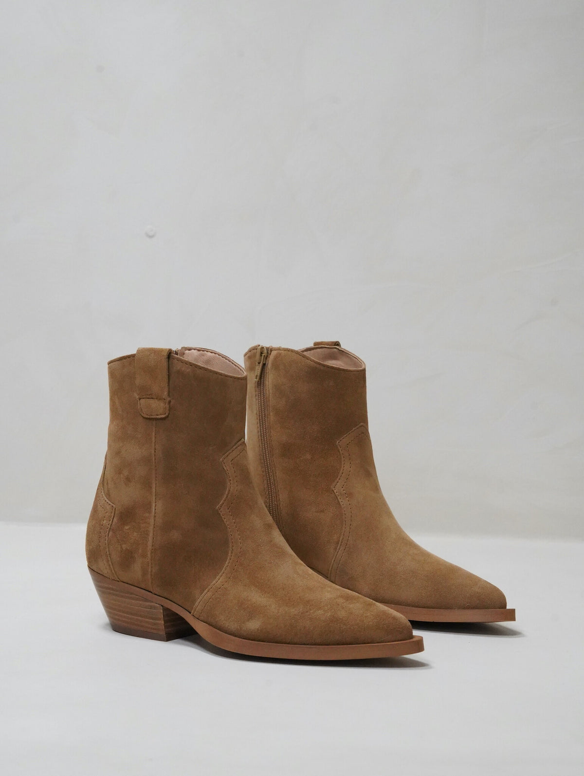 Elisa Camel