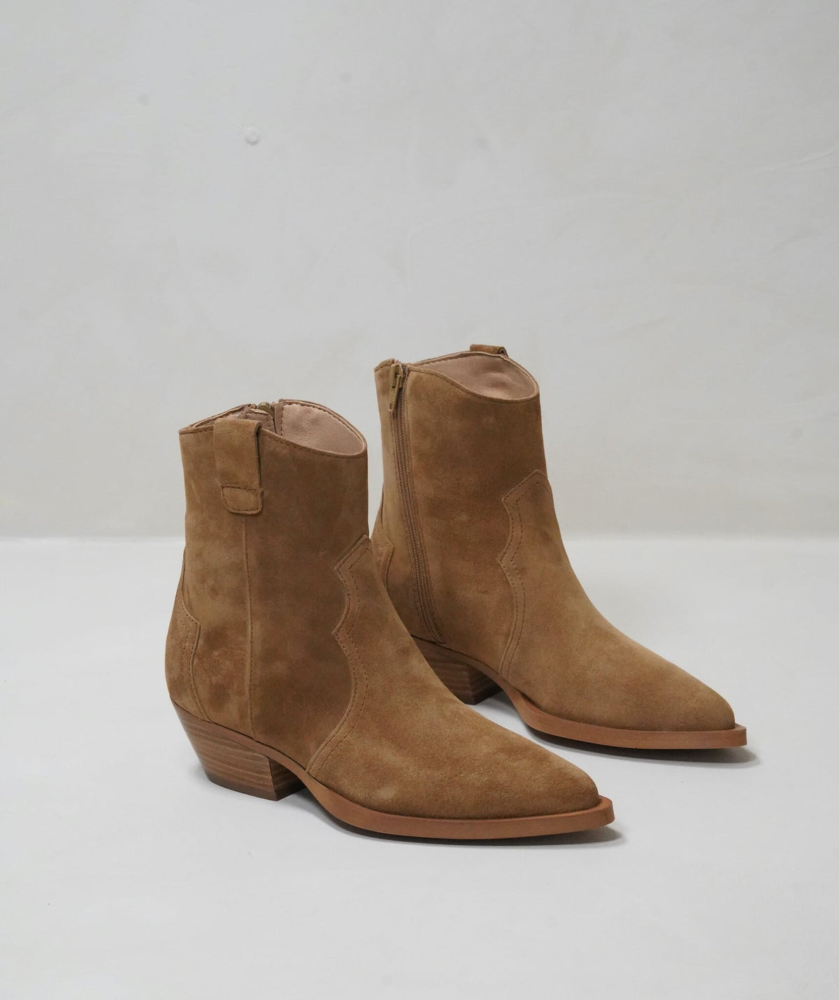 Elisa Camel