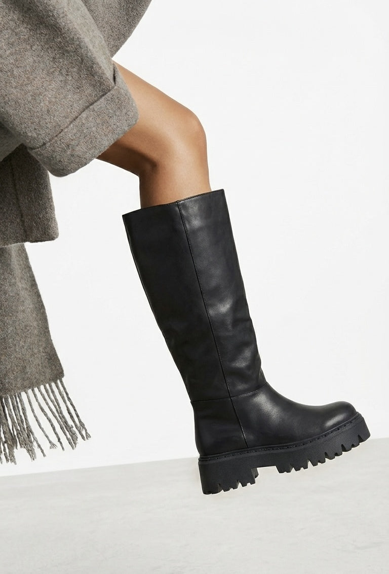 Aurelia Black