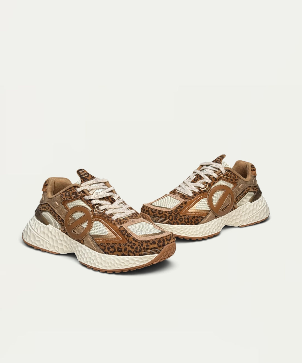 Carter 2.0 leo camel