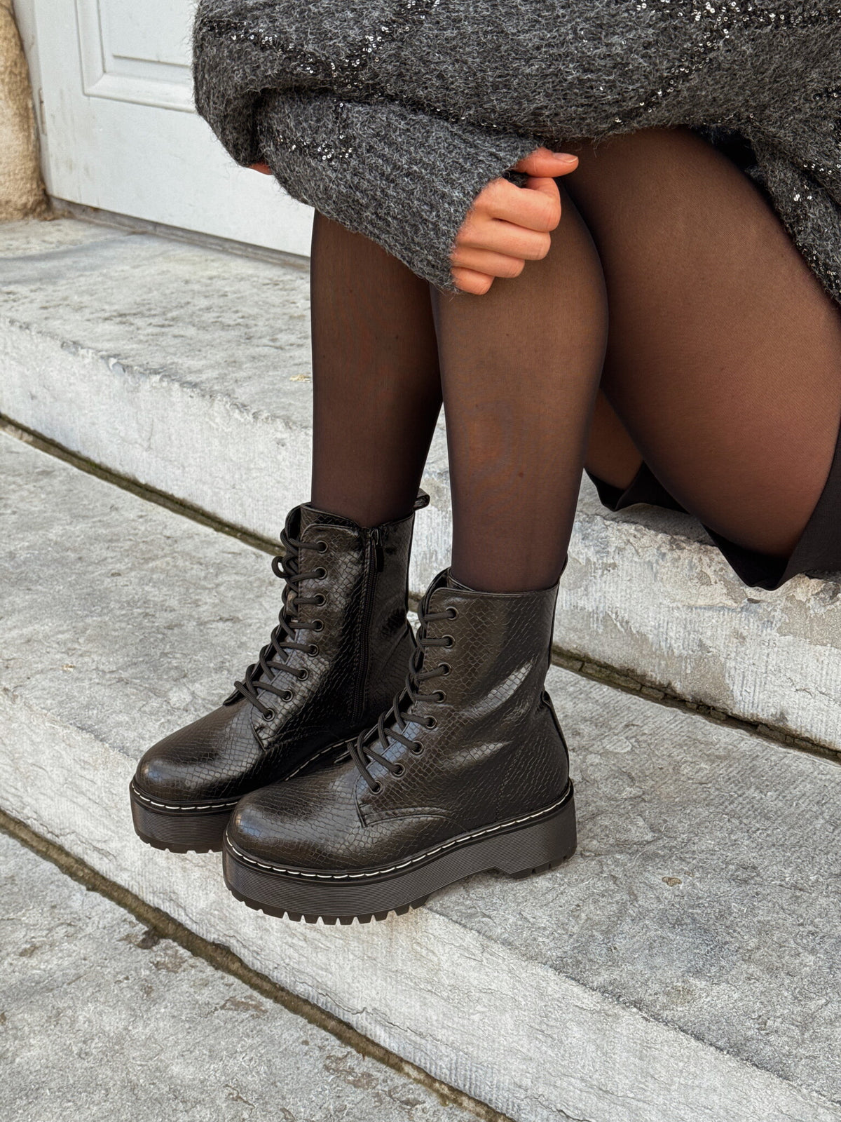 Mirava Black